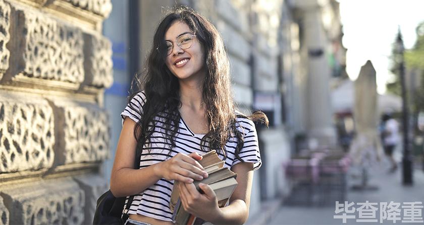 毕查降论文降重，毕查降论文改重，毕查降论文重复度一键降低