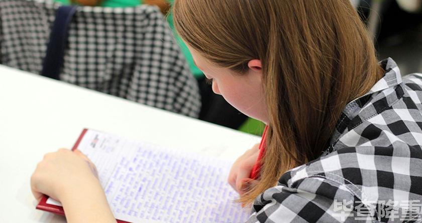 毕查降论文降重，毕查降论文改重，毕查降论文重复度一键降低